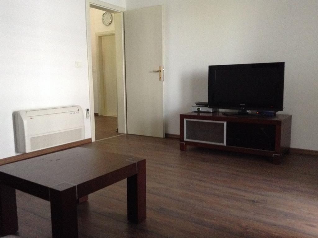 Apartments Vila Oksana Mimice Exteriör bild